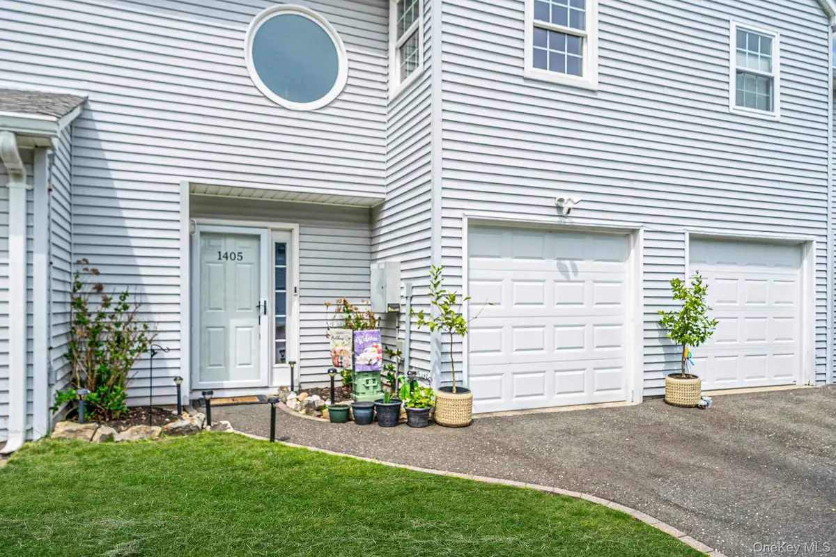 1405 Sara Circle, Terryville, NY 11776 - #1