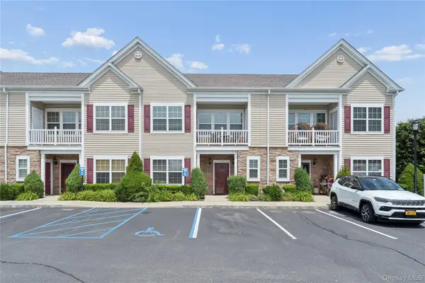 17 Strangford Court #109, Oceanside, NY 11572