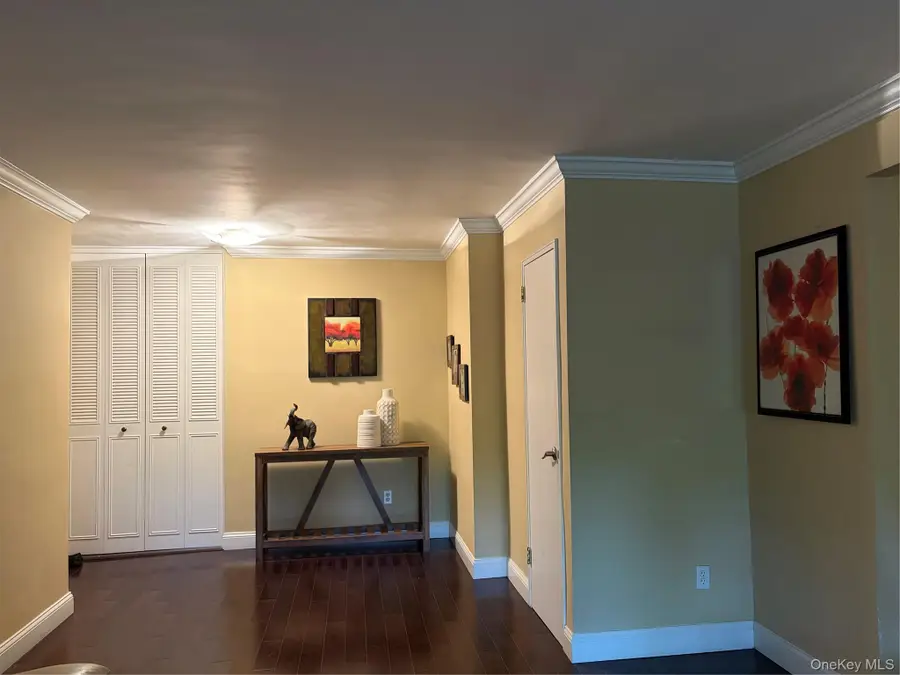 40 Stoner Avenue #1D, Great Neck Plaza, NY 11021 - #3