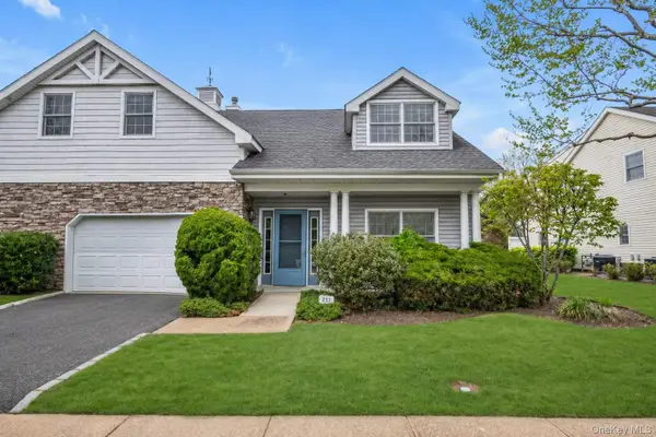 214 Miro Place, Port Washington, NY 11050