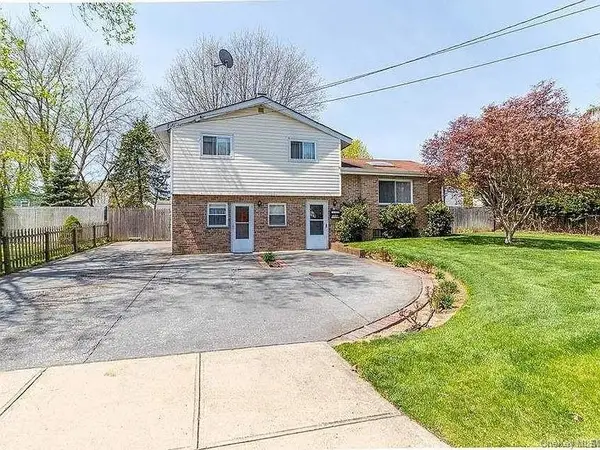 3016 Beechnut Avenue, Medford, NY 11763