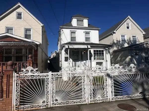 90-62 202nd Street, Hollis, NY 11423