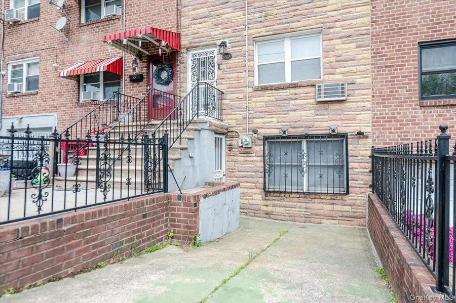 1021 E 229th Street, Bronx, NY 10466 - #2