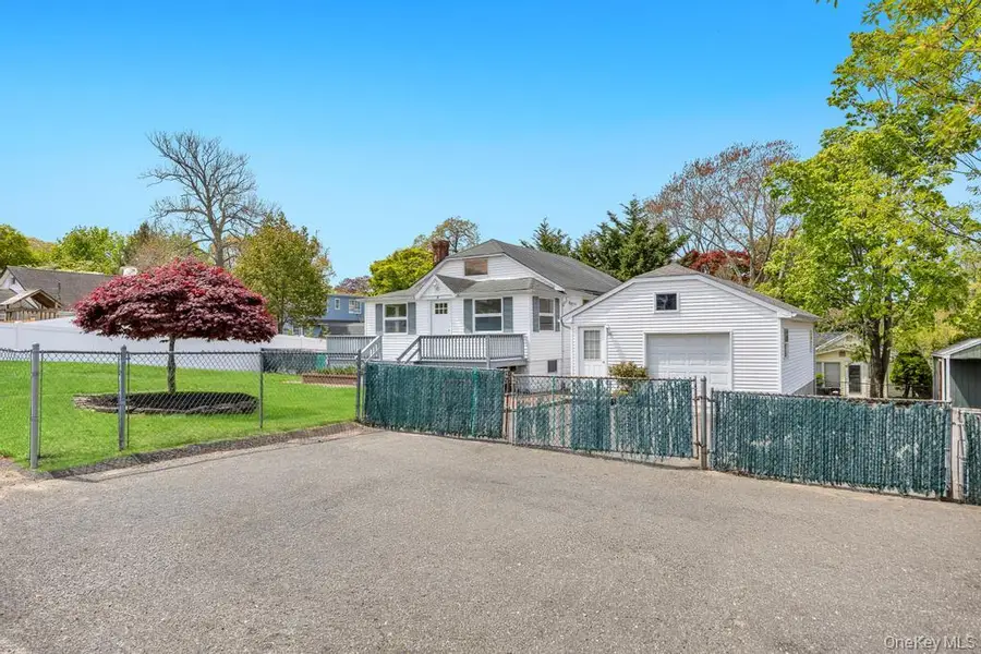 18 Islip Drive, Sound Beach, NY 11789 - #2