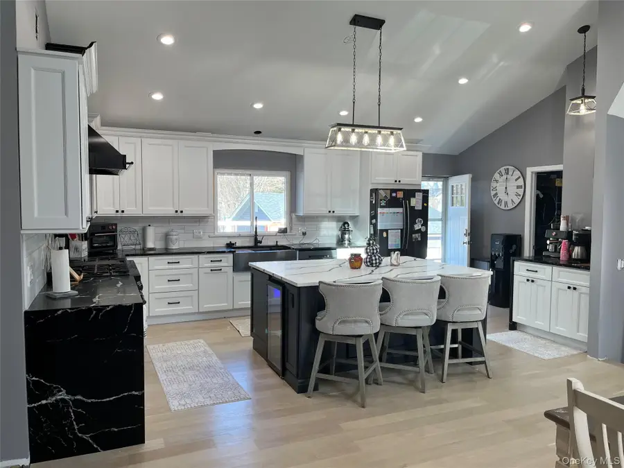 15 Highview Avenue, Selden, NY 11784 - #2