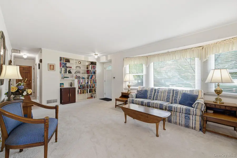 15 Frost Lane, Greenlawn, NY 11740 - #2
