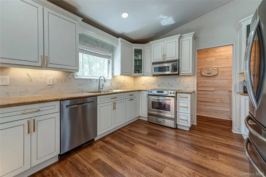 11 Arrowood Drive, Saint James, NY 11780 - #2