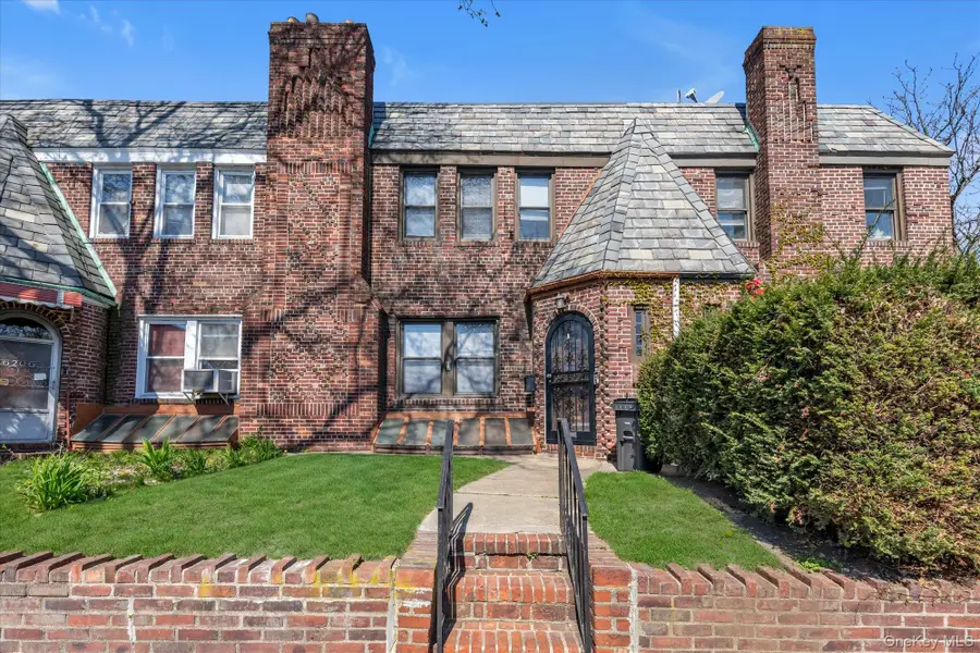 6204 Ellwell Crescent, Rego Park, NY 11374 - #2