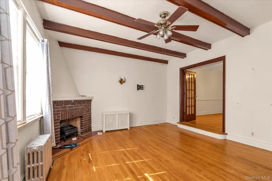 6204 Ellwell Crescent, Rego Park, NY 11374 - #3