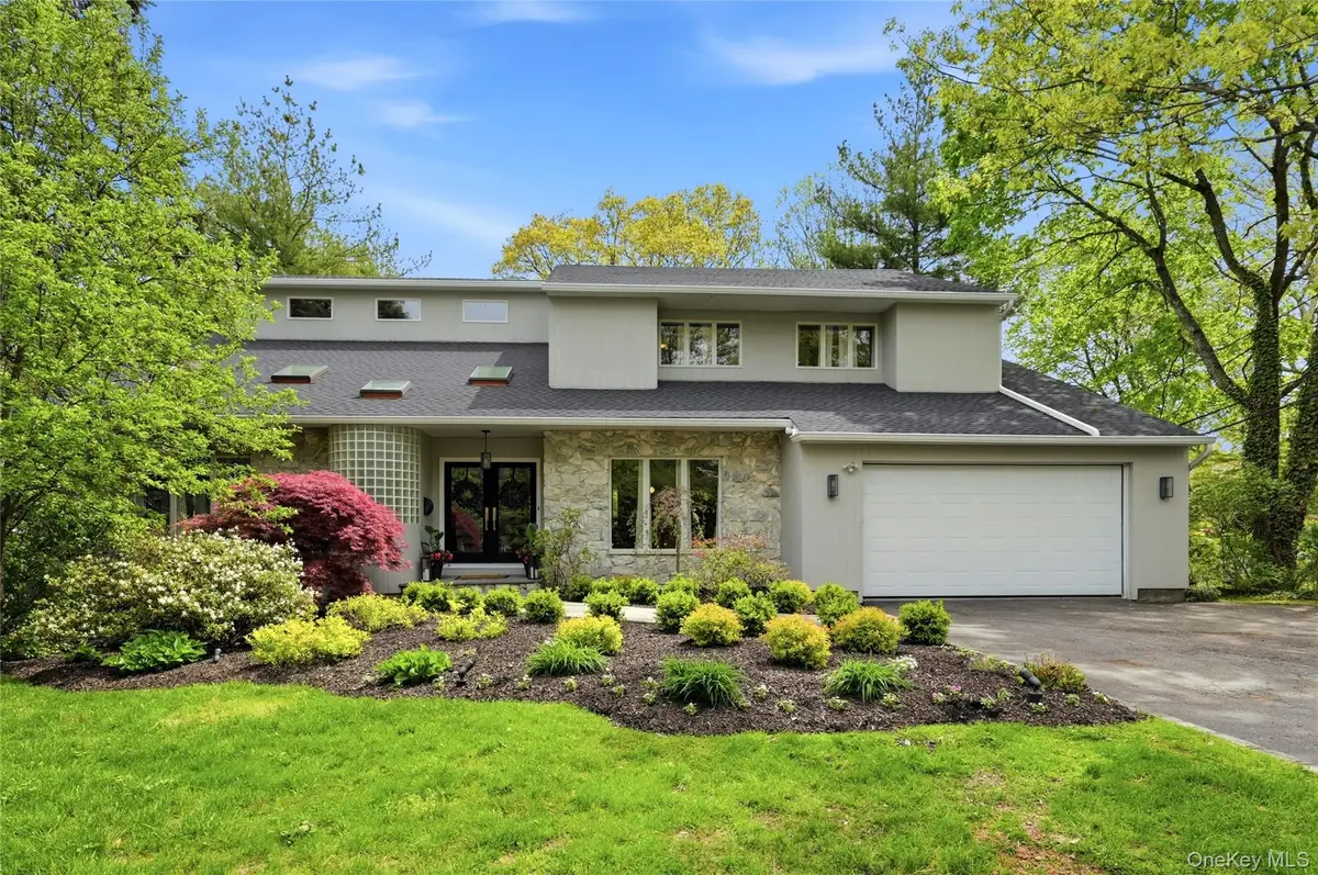 4 Cross Lane, Glen Head, NY 11545 - #1