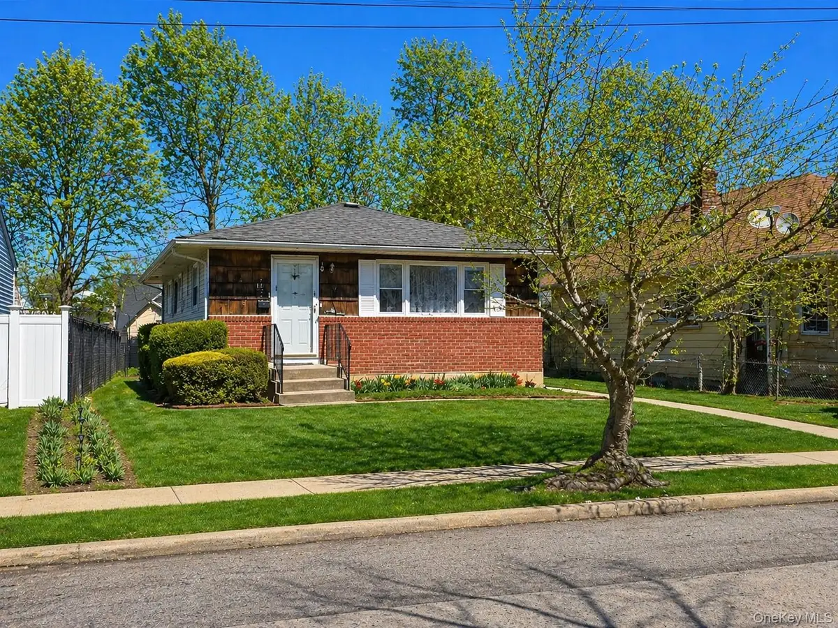 117 Woodside Avenue, Freeport, NY 11520 - #1