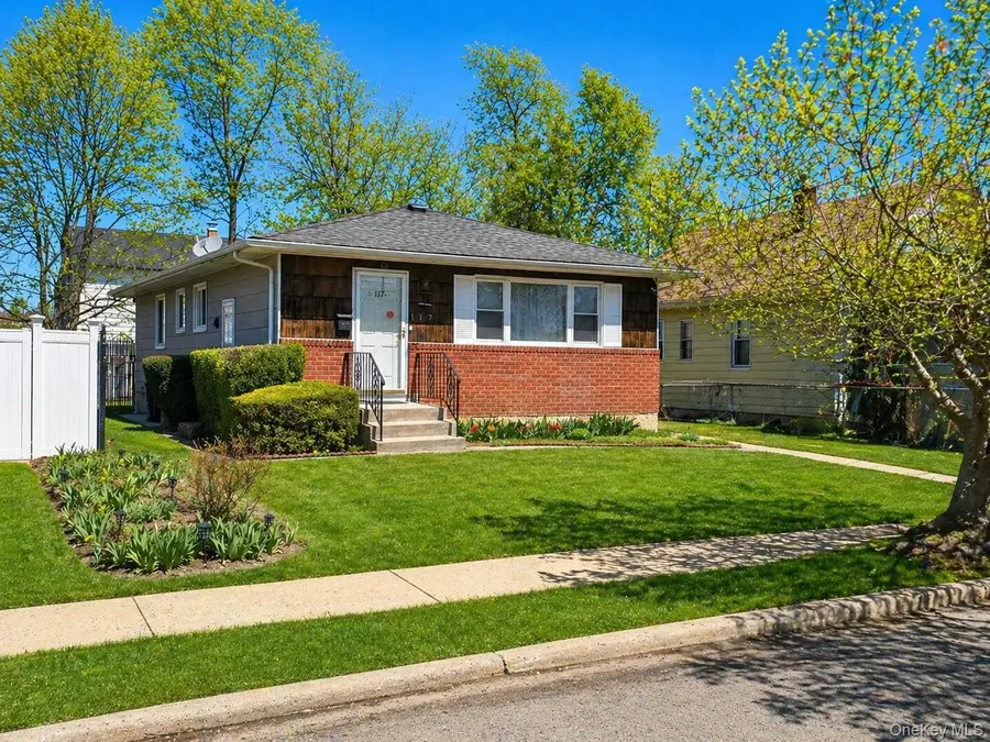117 Woodside Avenue, Freeport, NY 11520 - #2