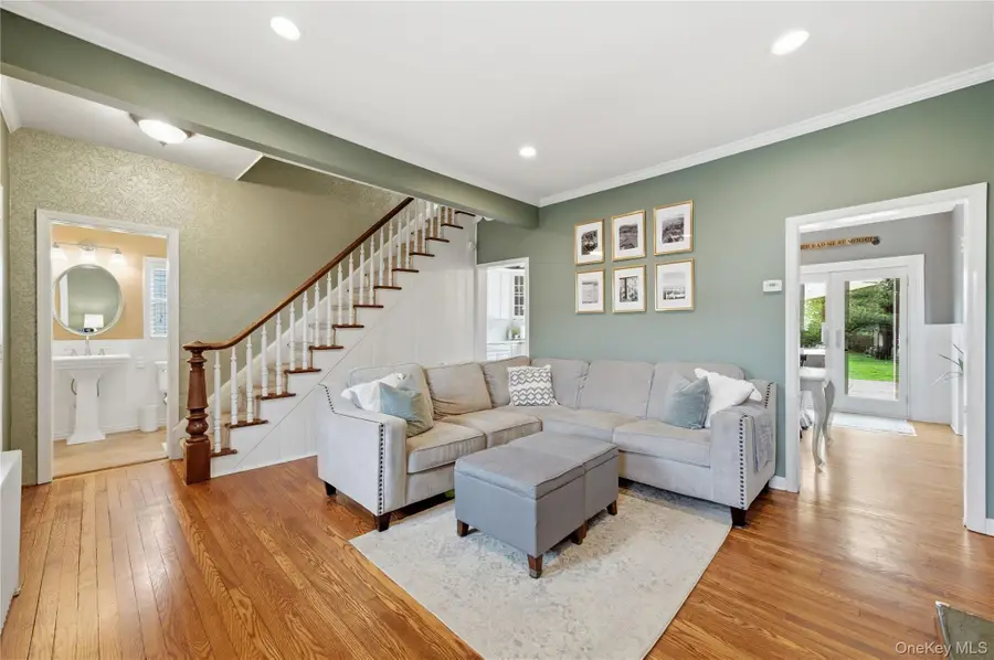 26 Chestnut Street, Glen Cove, NY 11542 - #3