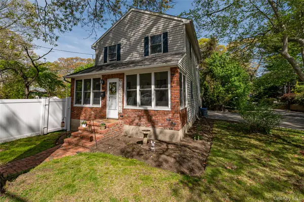 85 E 23rd Street, Huntington Station, NY 11746