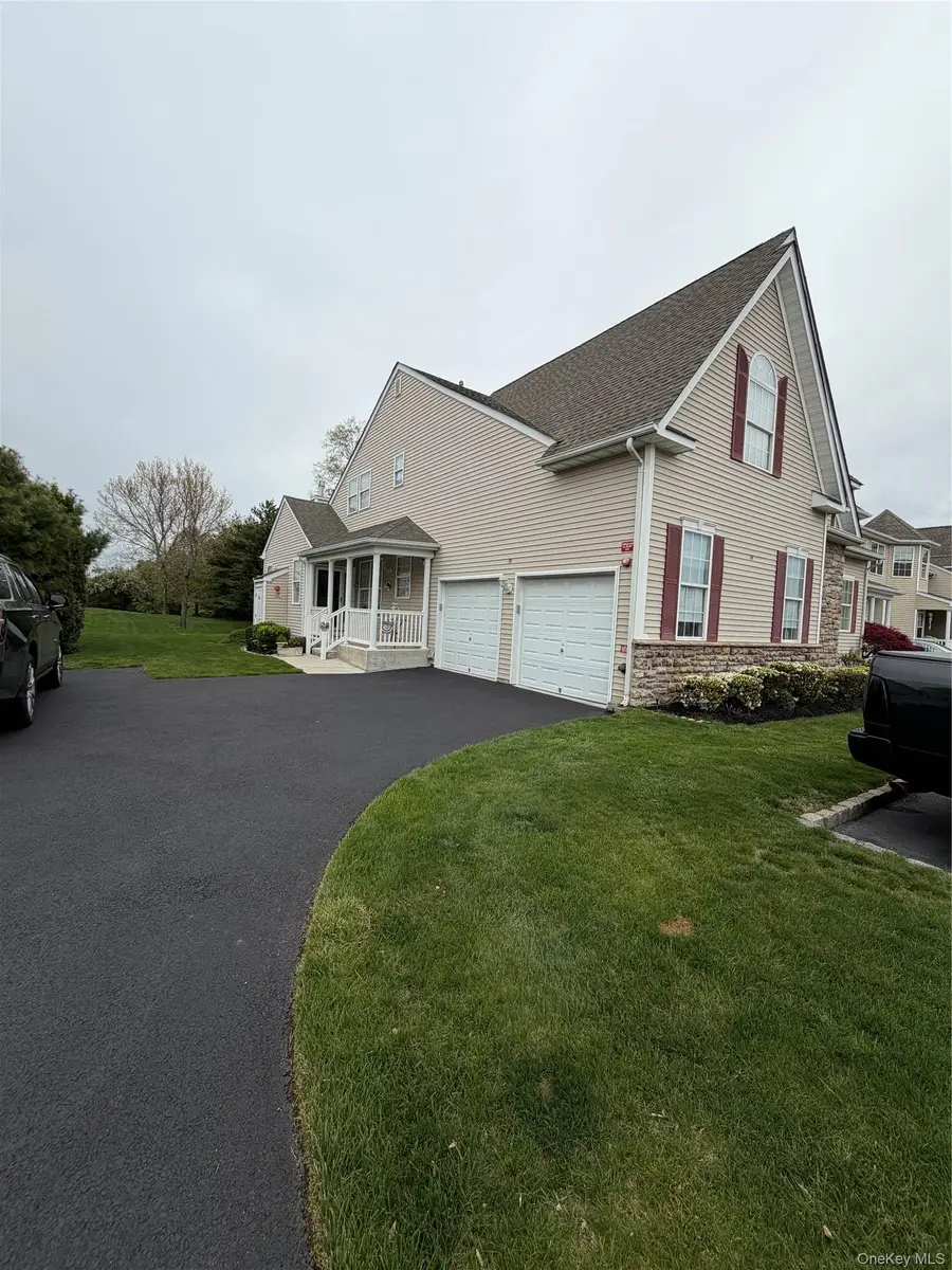 19 Meadow Pond Circle, Miller Place, NY 11764 - #3