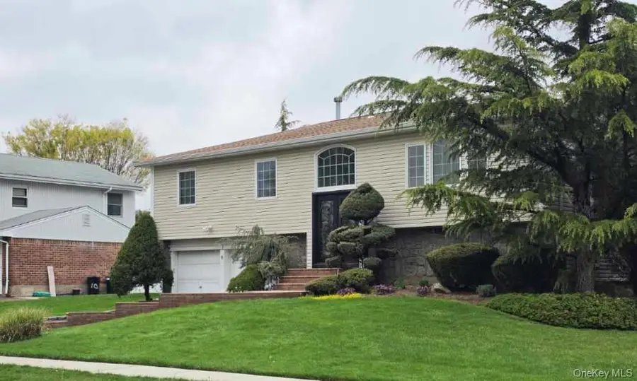 8 Herkimer Avenue, Jericho, NY 11753 - #2