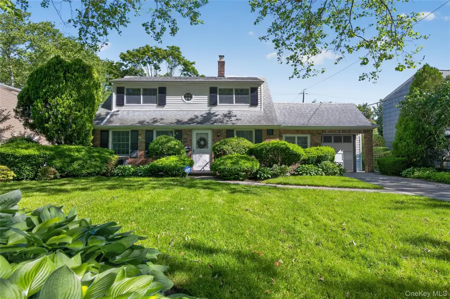 261 Wright Avenue, Carle Place, NY 11514 - #2