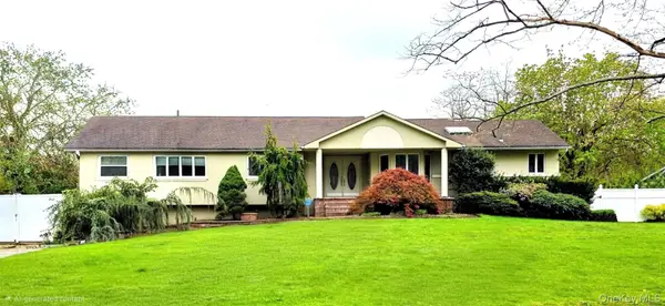 14 Penn Drive, Dix Hills, NY 11746