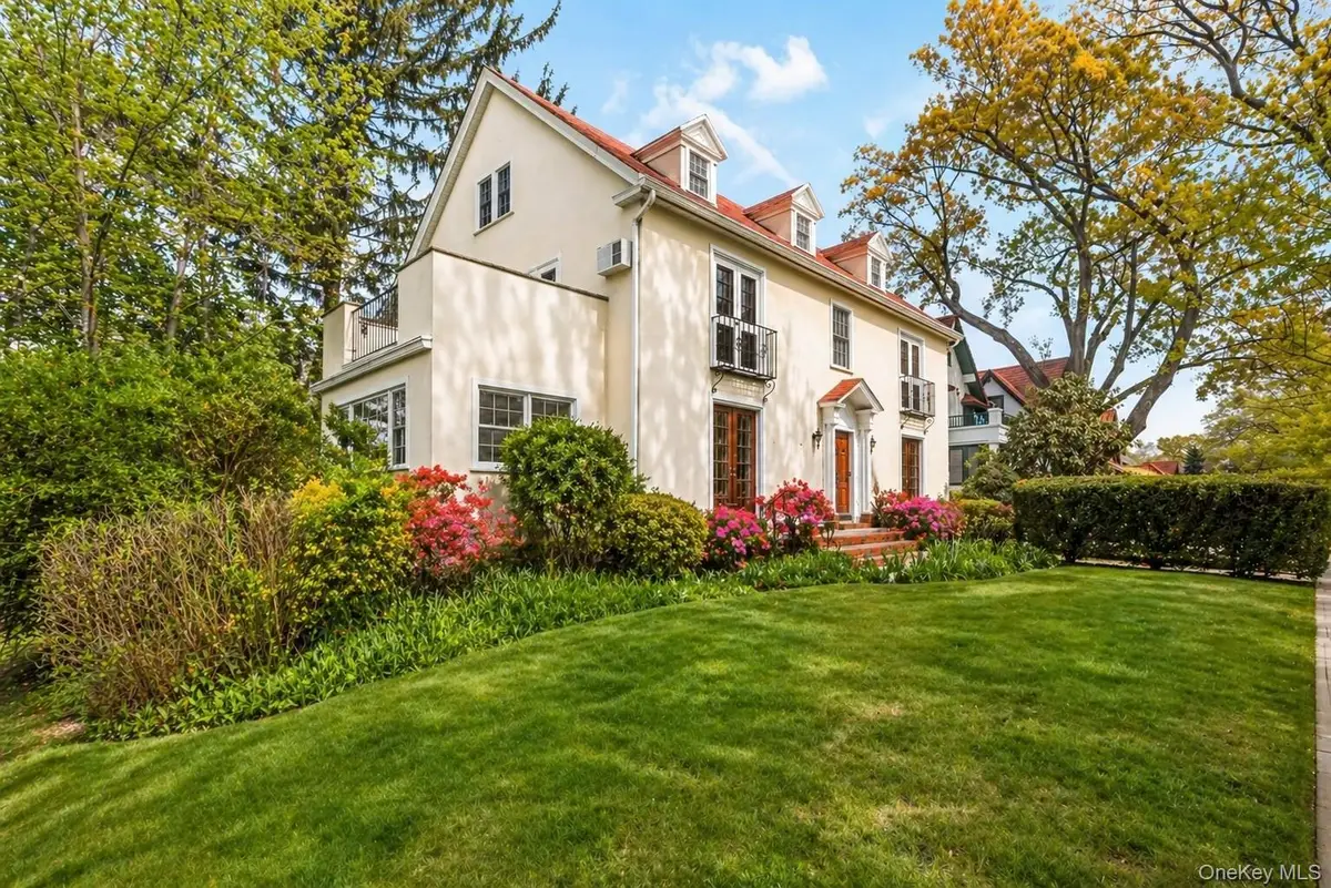 80-45 Grenfell Street, Kew Gardens, NY 11415 - #1