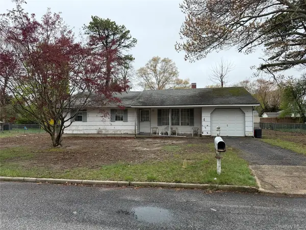 6 Christmann Avenue, East Moriches, NY 11940