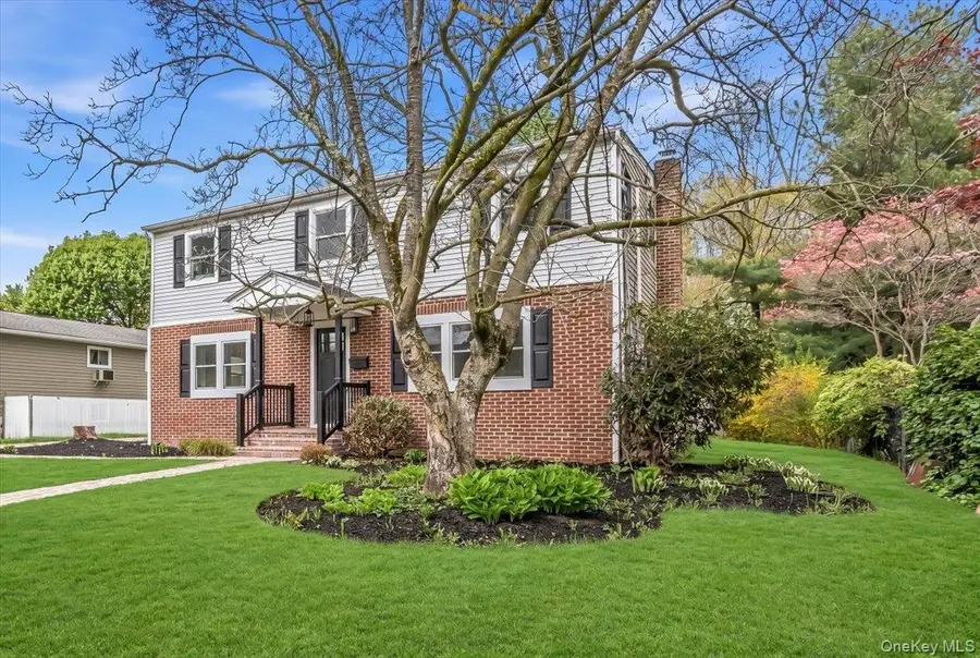 27 Landscape Drive, Wheatley Heights, NY 11798 - #3