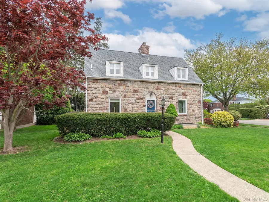 81 Huntington Road, Garden City, NY 11530 - #2