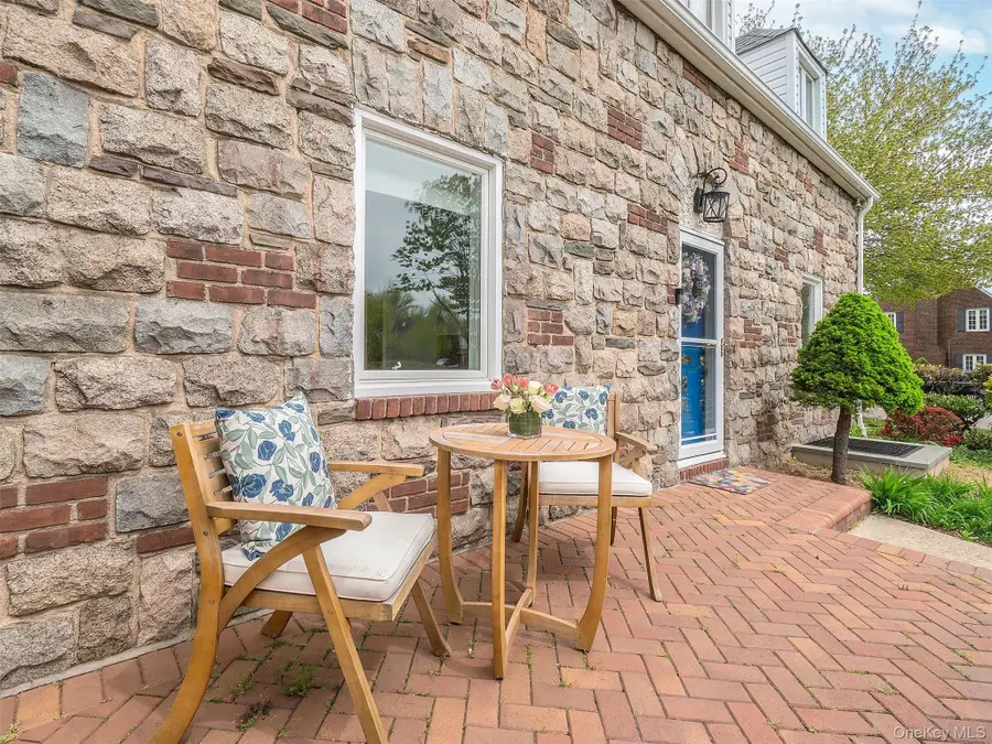 81 Huntington Road, Garden City, NY 11530 - #3