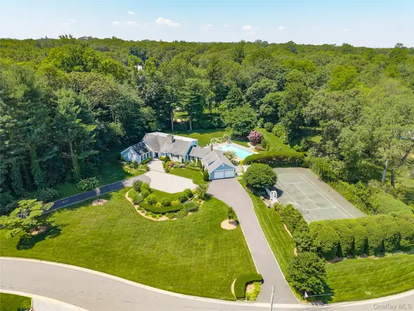 1 Glenby Lane, Brookville, NY 11545