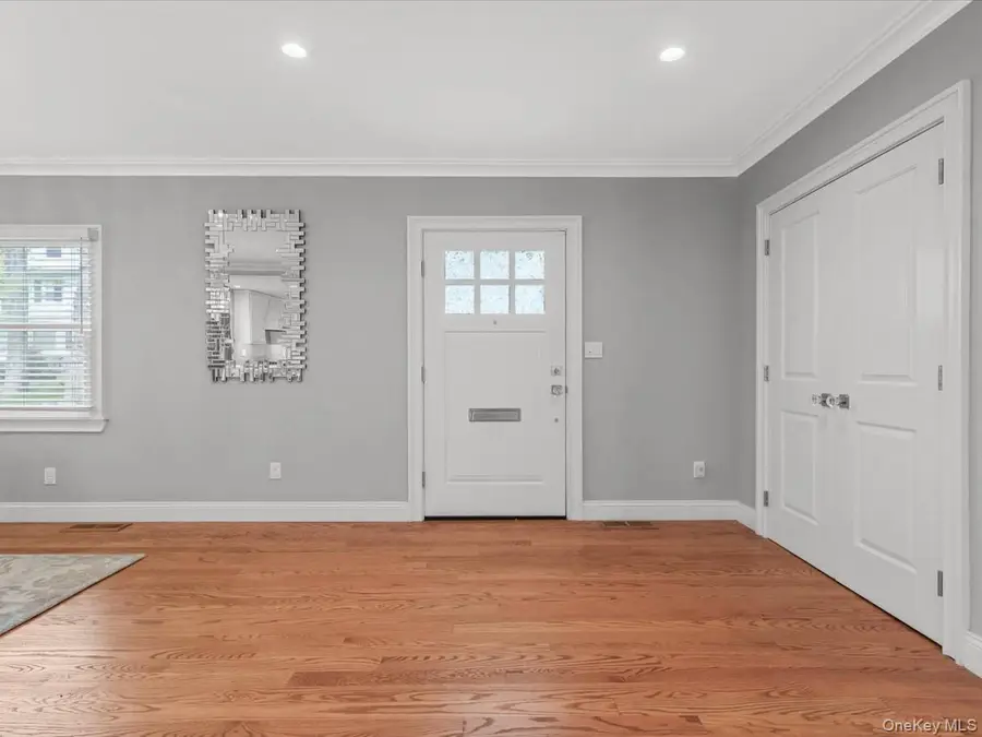9 Old Colony Lane, Great Neck, NY 11023 - #3