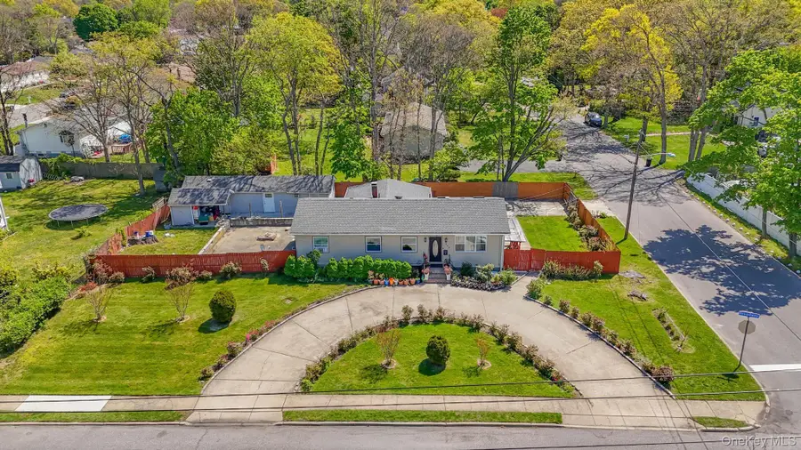 683 Broadway, Brentwood, NY 11717 - #2