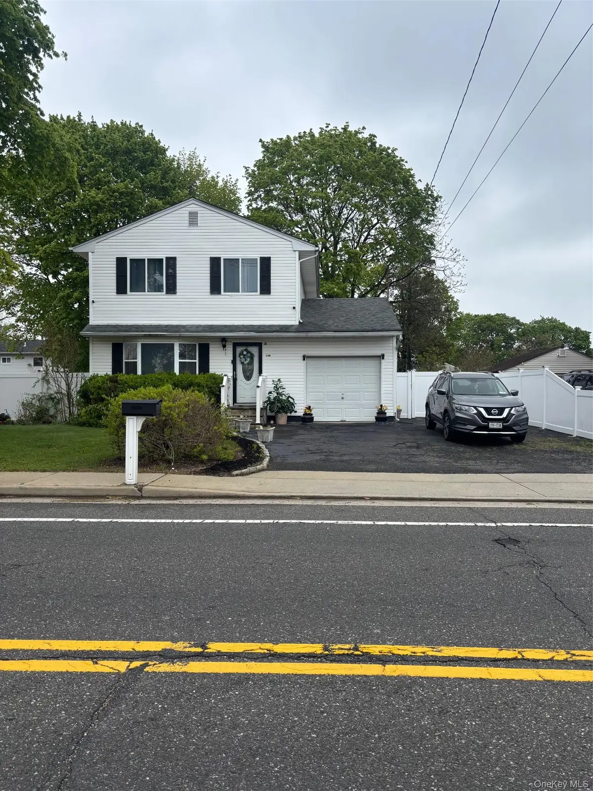 1169 Little East Neck Road, West Babylon, NY 11704 - #1