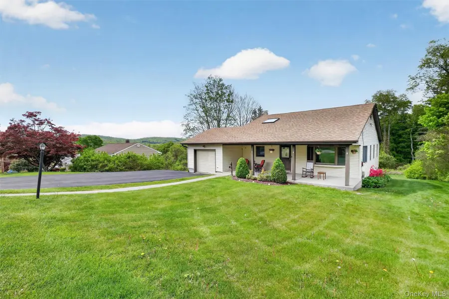 8 Meadow Court, Carmel, NY 10512 - #2