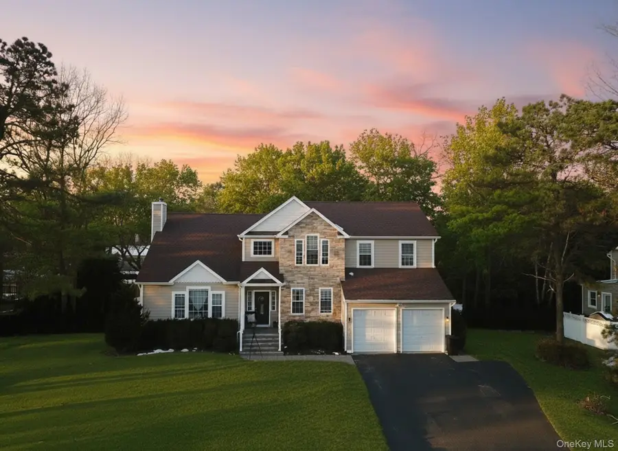 31 Ferraro Drive, Holbrook, NY 11741 - #2