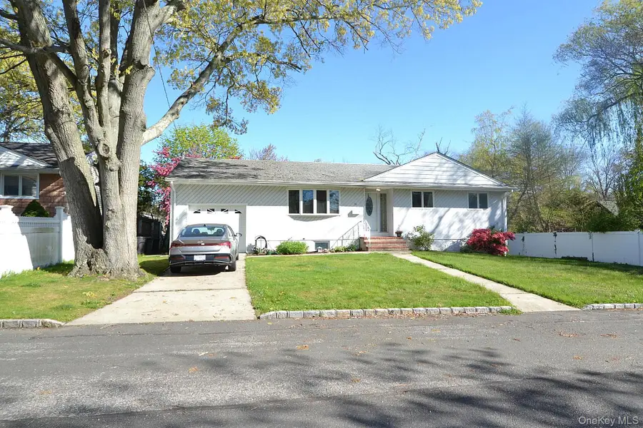 56 Jerome Street, Lindenhurst, NY 11757 - #2