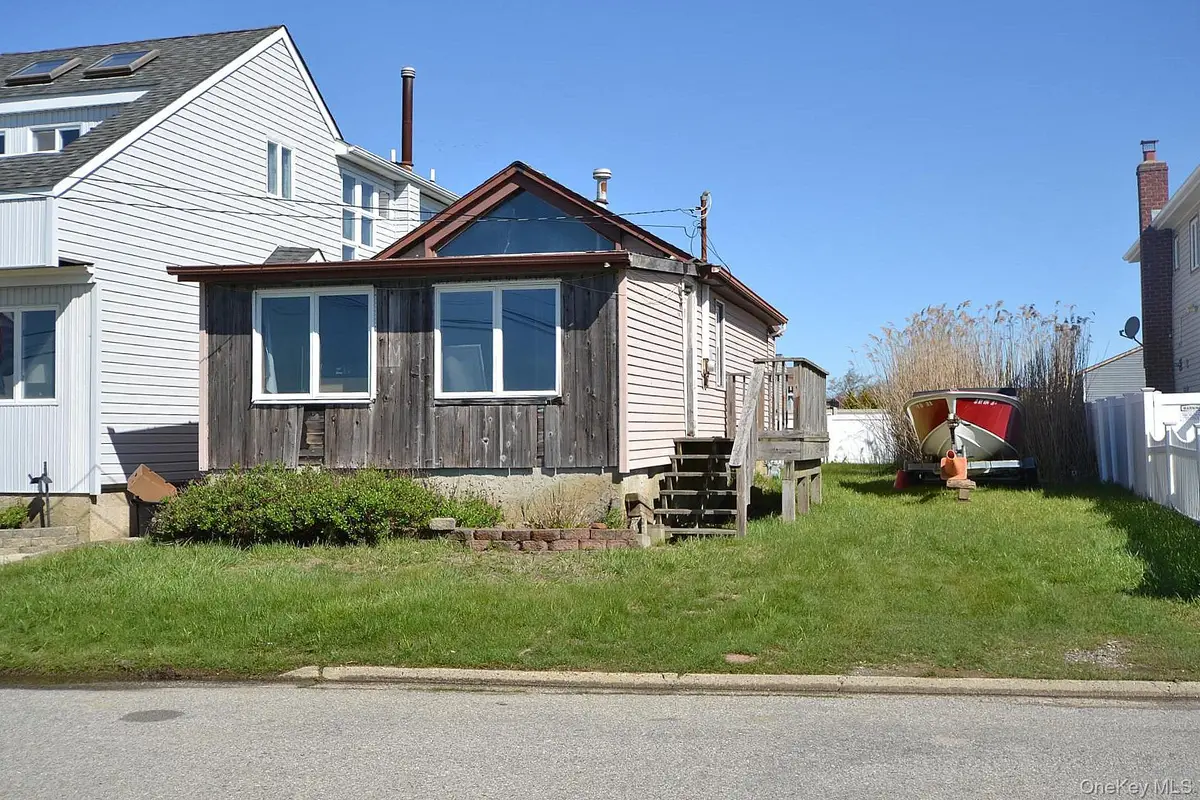54 Bayview Avenue W, Lindenhurst, NY 11757 - #1