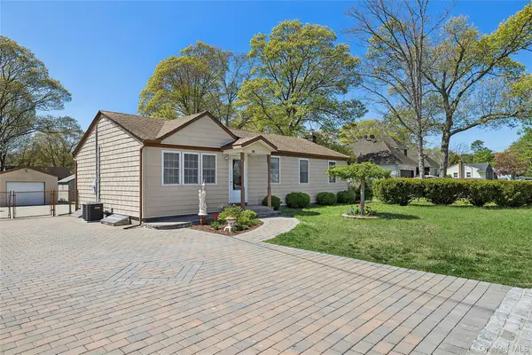 140 Poplar Street, Central Islip, NY 11722