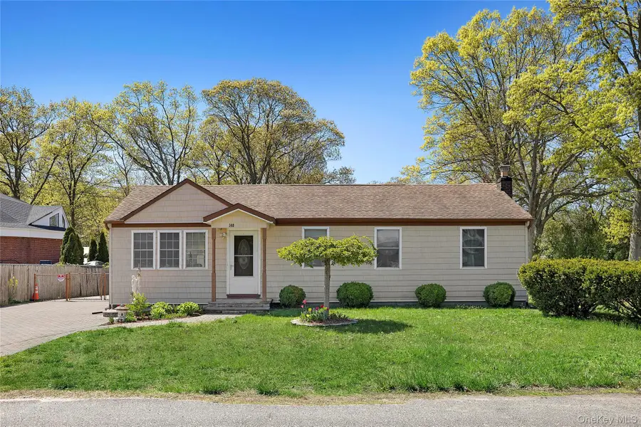 140 Poplar Street, Central Islip, NY 11722 - #2