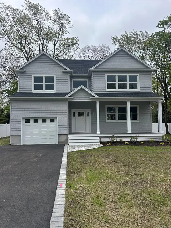 969 Manor Lane, Bay Shore, NY 11706