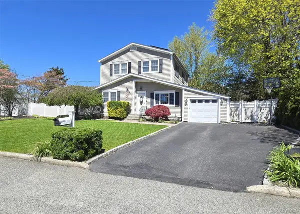 3 Martin Place, Farmingville, NY 11738