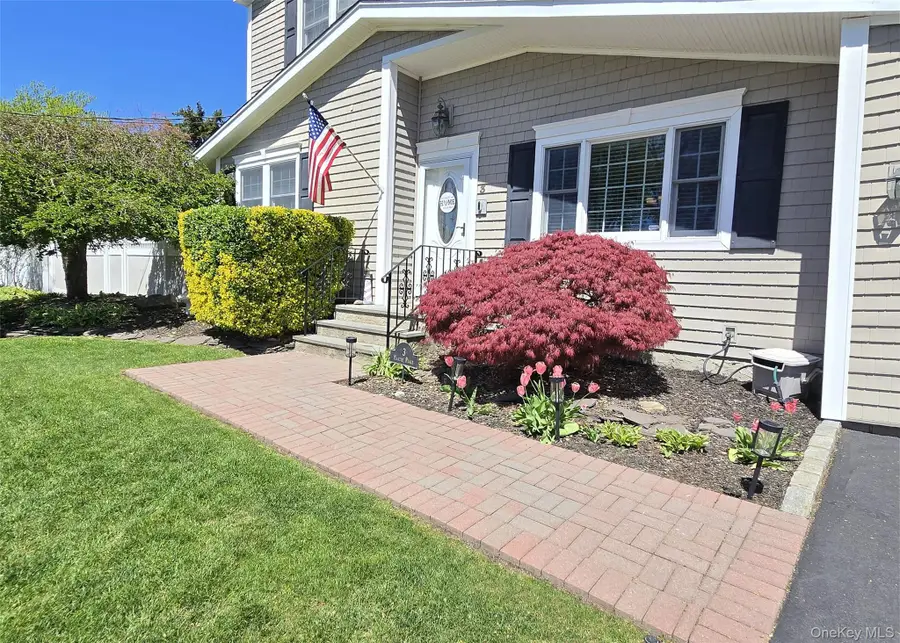 3 Martin Place, Farmingville, NY 11738 - #2