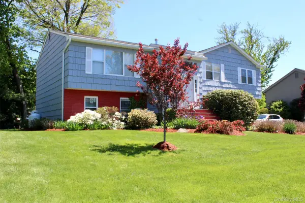 27 Skyview Lane, New Rochelle, NY 10804