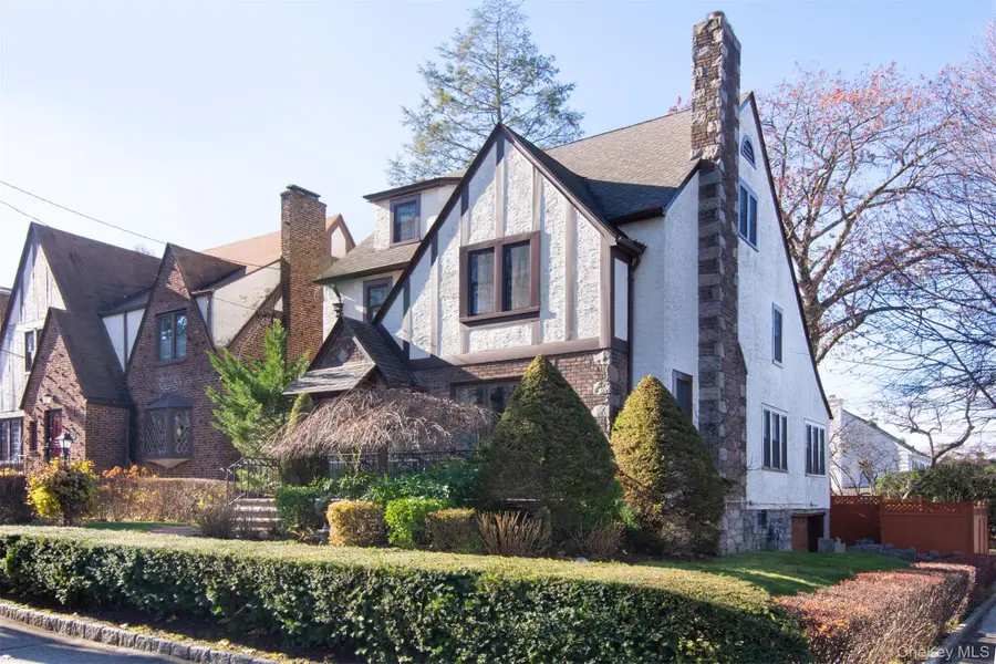233 Kneeland Avenue, Yonkers, NY 10705 - #3