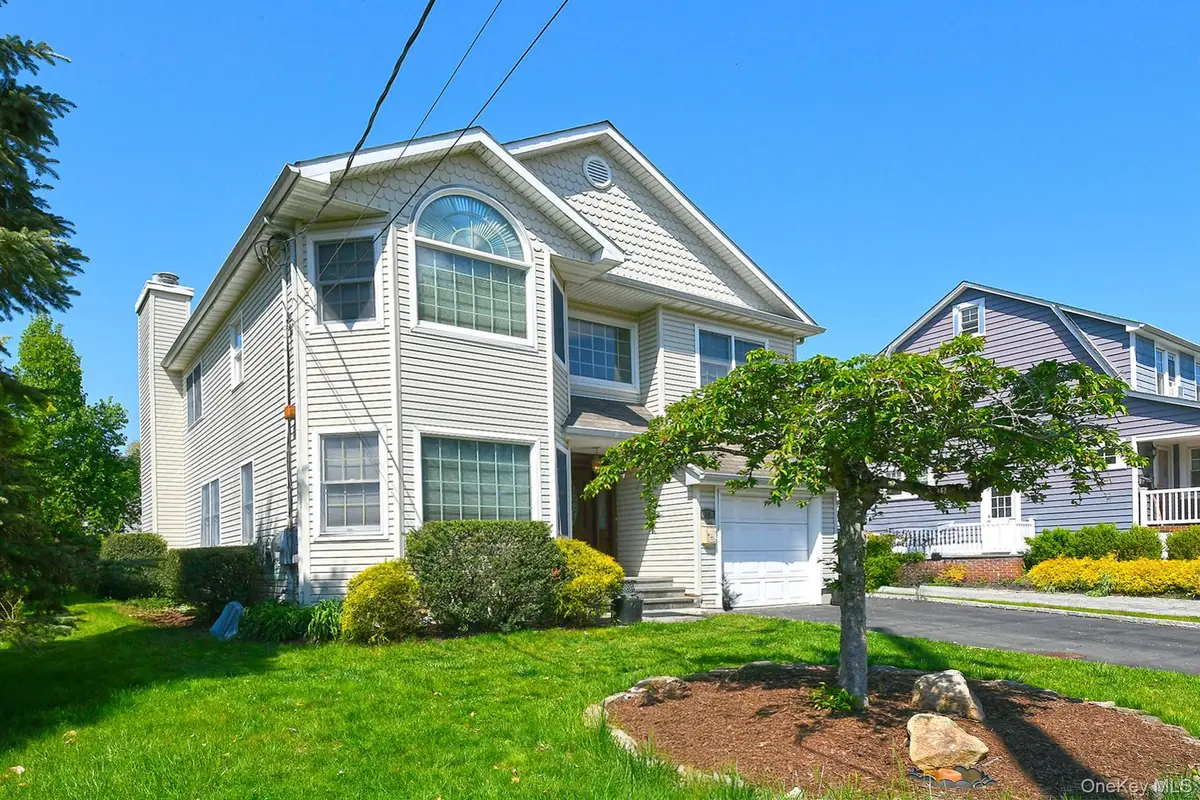13 Sheppard Street, Glen Head, NY 11545 - #1