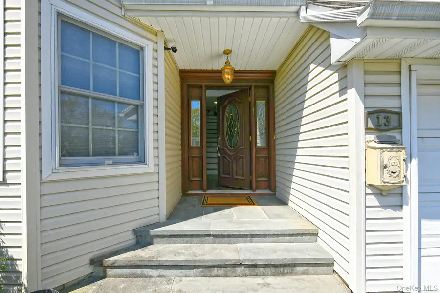 13 Sheppard Street, Glen Head, NY 11545 - #3