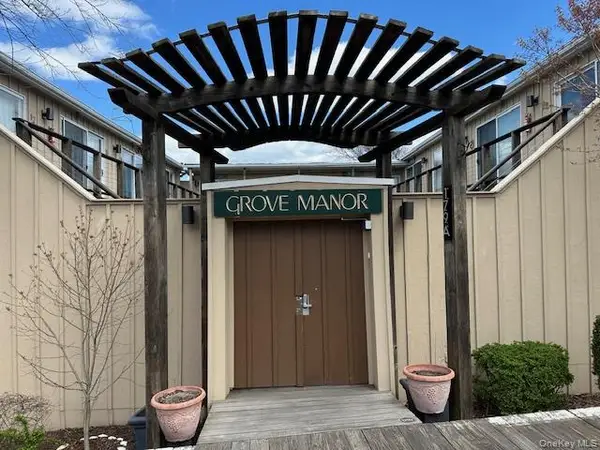 179A Ocean Walk #21, Cherry Grove, NY 11782