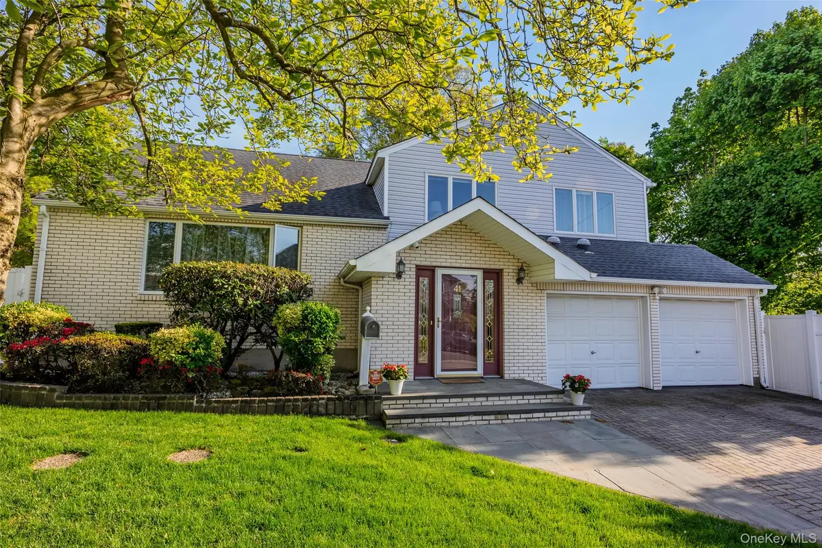 41 Robert Circle, Syosset, NY 11791 - #1