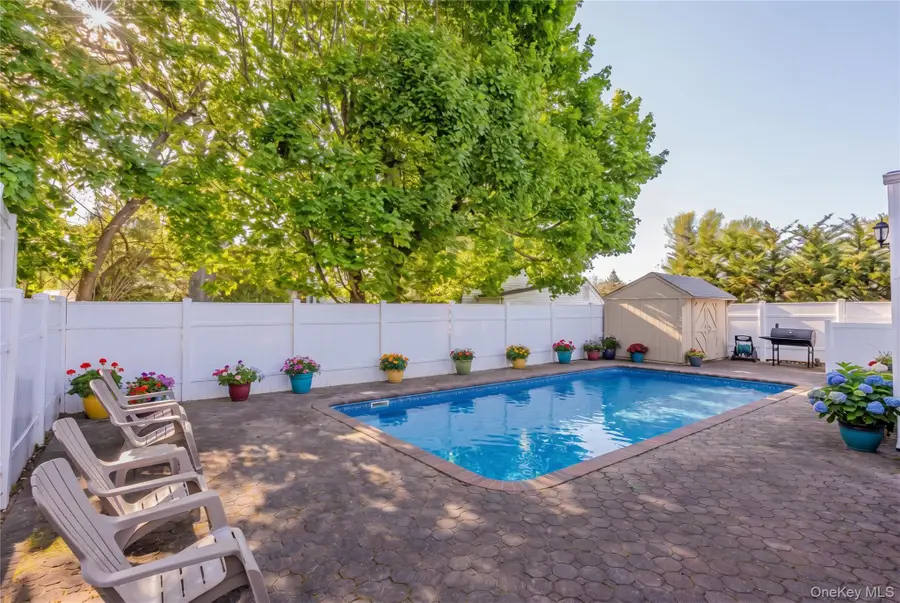 41 Robert Circle, Syosset, NY 11791 - #2