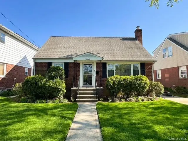 4 Powell Place, New Hyde Park, NY 11040 - #1