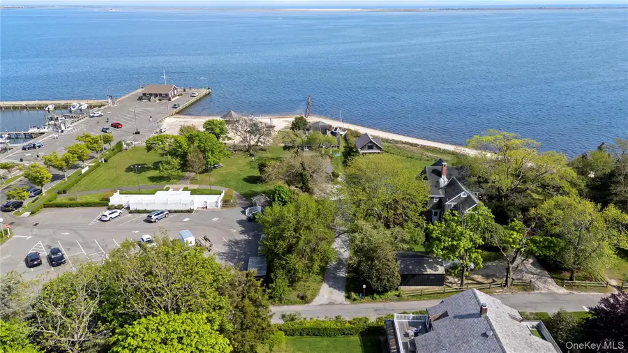 4 Shore Road, Bellport, NY 11713 - #2