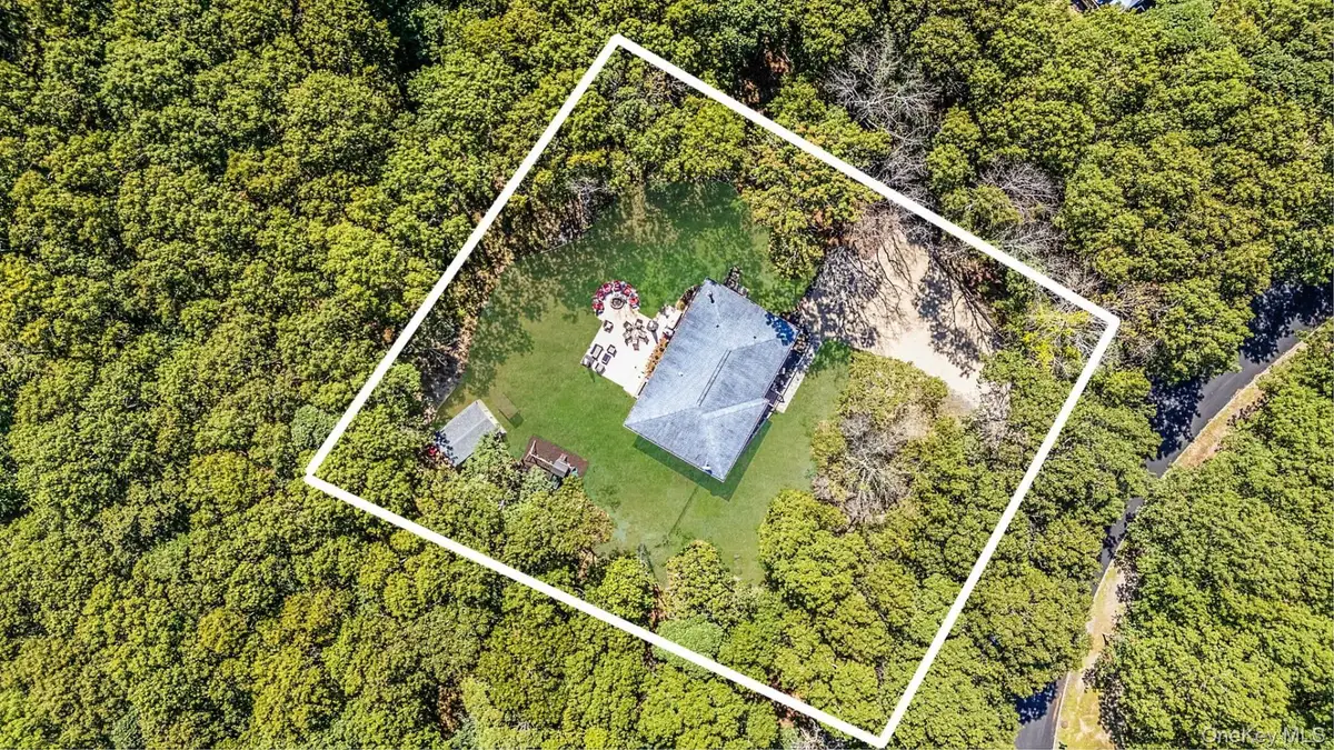 3 Emily Court, Hampton Bays, NY 11946 - #1